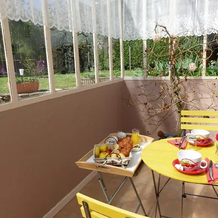 فندق مبيت وإفطار La Maison Aux Hortensias Verneuil-en-Bourbonnais